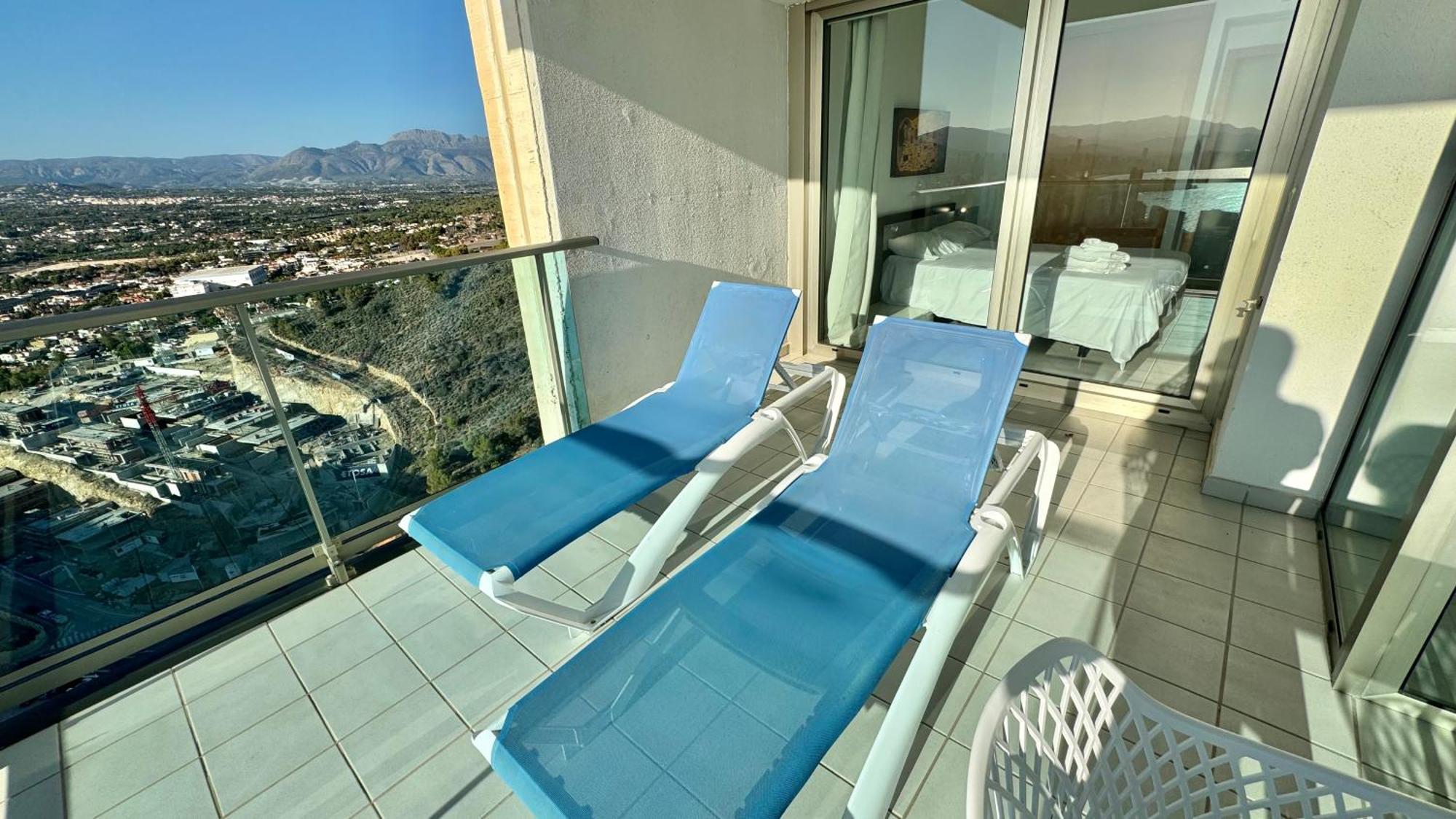 Highrise Apartment With Stunning Views From Private Balcony 85 Benidorm Bagian luar foto