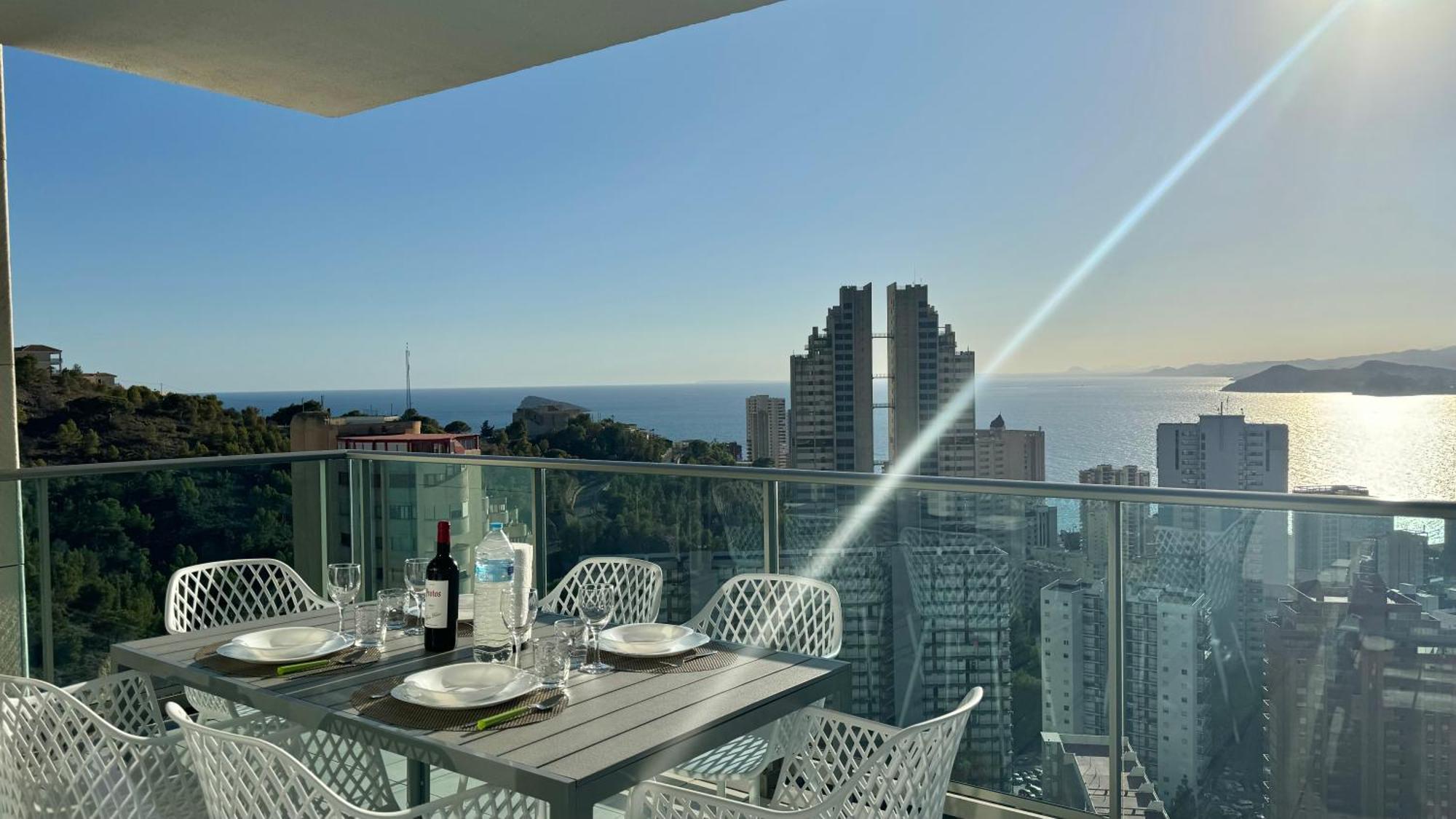 Highrise Apartment With Stunning Views From Private Balcony 85 Benidorm Bagian luar foto